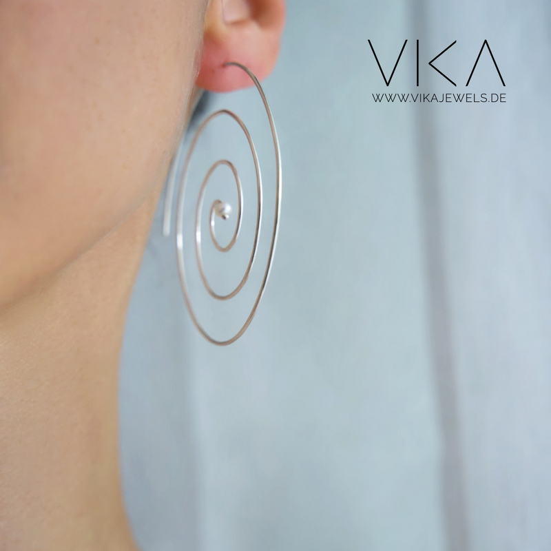VIKA jewels pearl spiral earrings statement Ohrringe handmade Bali recycled recycling sterling silver silber hoops fashion jewellery jewelry